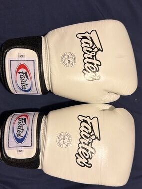 Fairtex White Boxing Gloves for Men - Professional Training 12Oz S/M